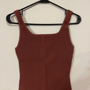 Aritzia Babaton Sculpt Knit Square Neck Ribbed Tank Top